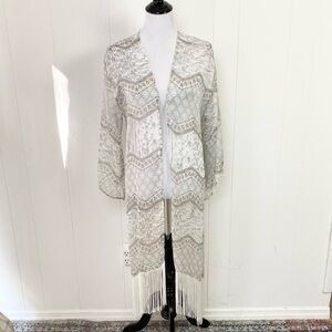 ASTR Bohemian Open Front Kimono Cardigan Fringe Hem Gray Cream One Size 21” PTP